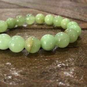 Flower Jade Bead Bracelet